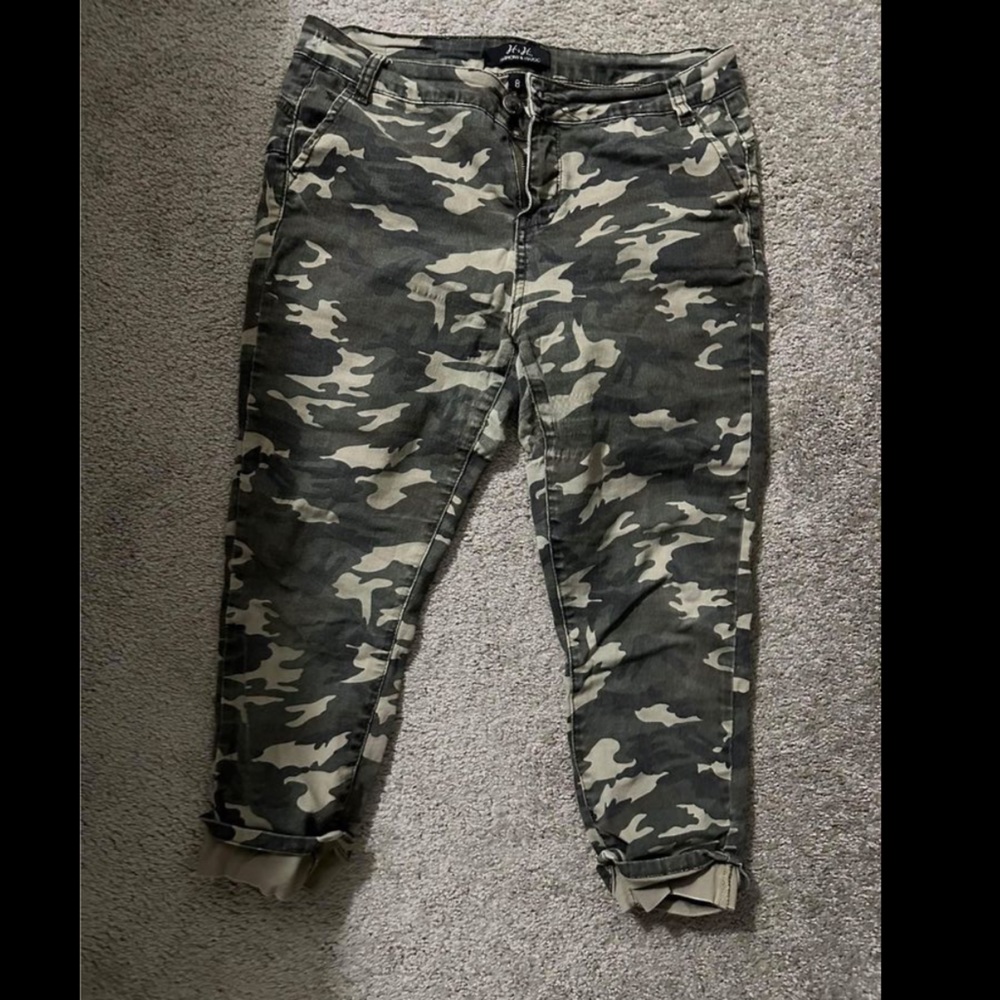 Green camo jeans (women’s 8)